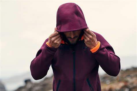 Comment plier un sweat à capuche correctement. Nike FR.